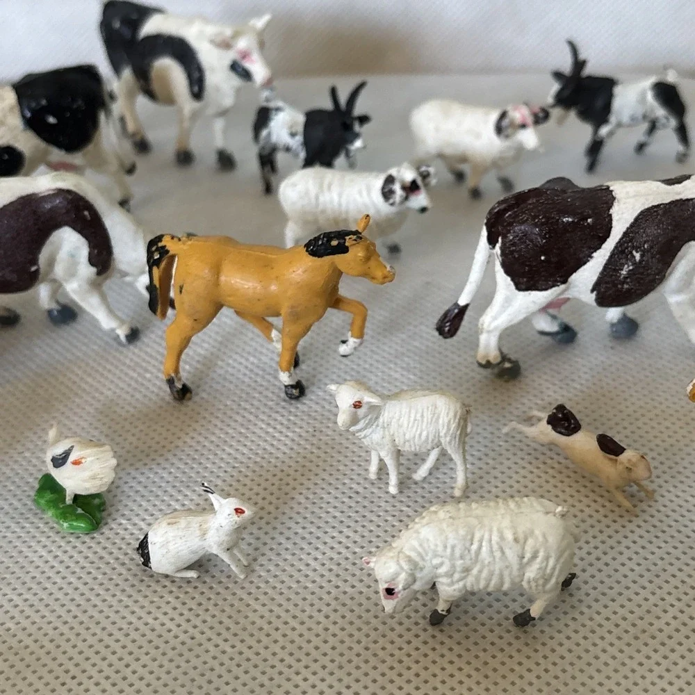 Vintage Lot of 22 Plastic/Rubber Miniature Animals‎ Made in Hong Kong Mixed
